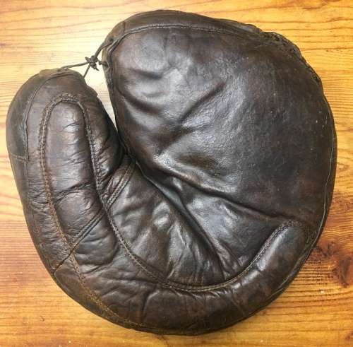 Early 1900's Goldsmith Hook & Eye Back Crescent Catchers Mitt Front