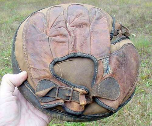 Ken Wel Catchers Mitt Back