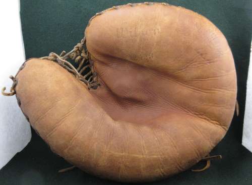 Ray Schalk Wilson A2440 Catchers Mitt Front