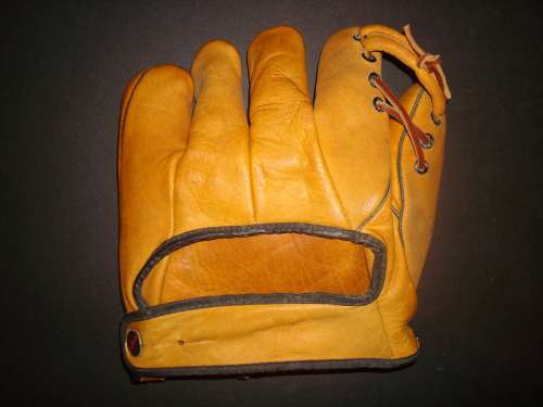 Enos Slaughter Wilson 651 Back